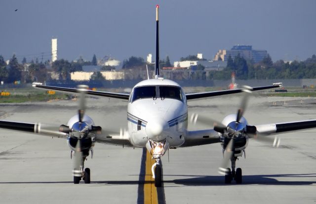 Beechcraft King Air 100 (N896SB)