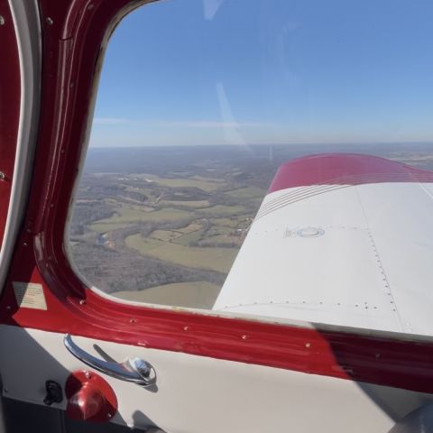 Piper Cherokee (N521DH)
