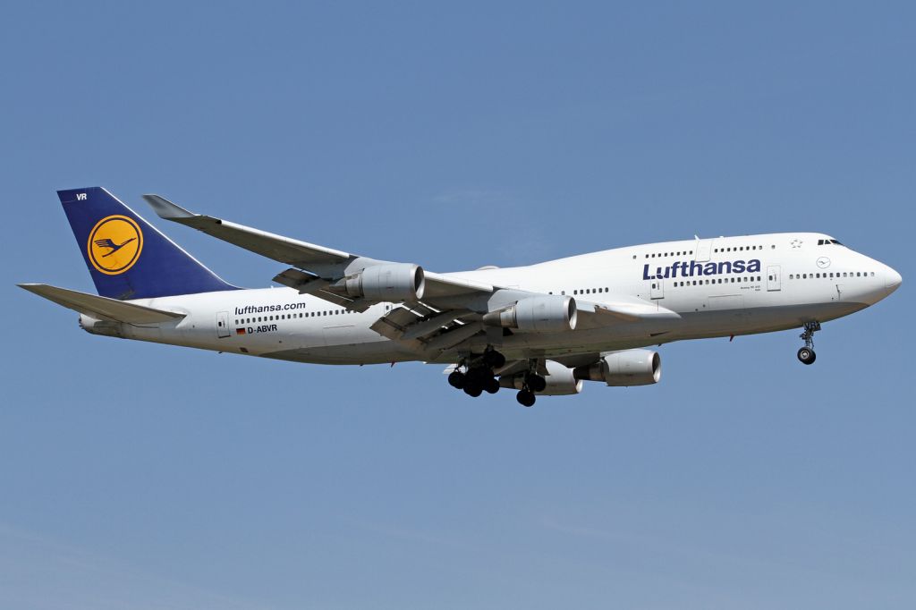 Boeing 747-400 (D-ABVR)