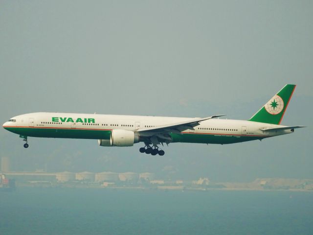 BOEING 777-300ER (B-16709)