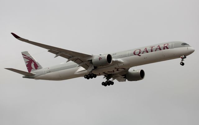 Airbus A350-1000 (A7-ANG) - Short Final to Rwy 16R