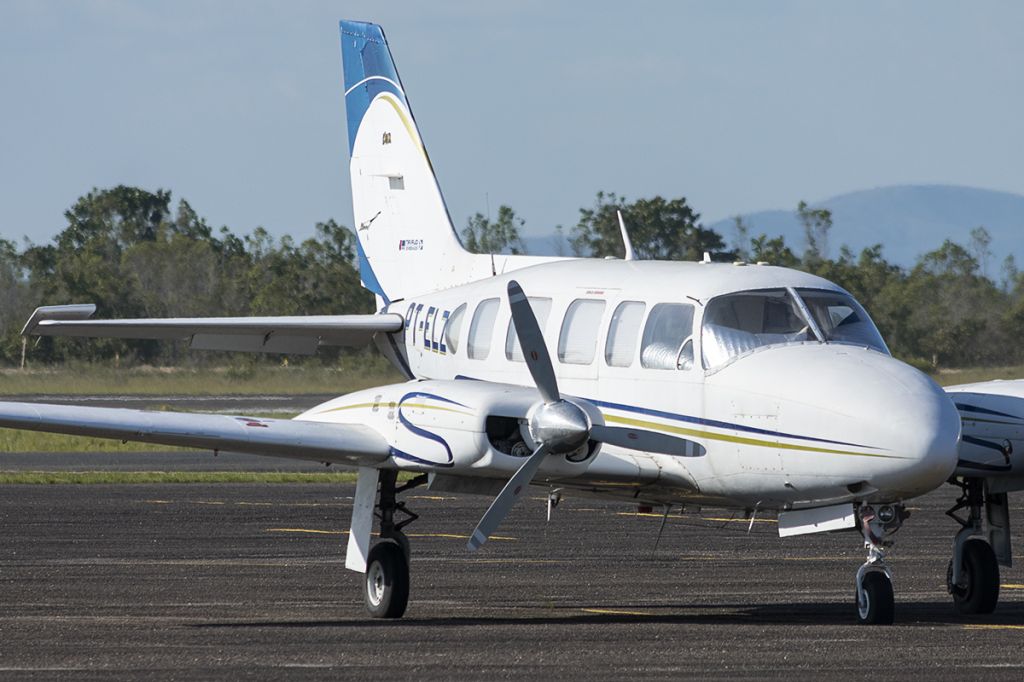 Piper Navajo (PT-ELZ)