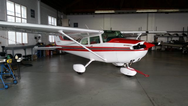 Cessna Skyhawk (N62350)