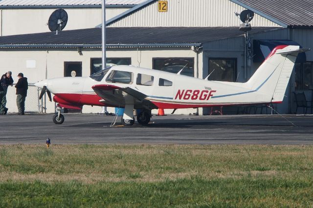 Piper Cherokee (N68GF)