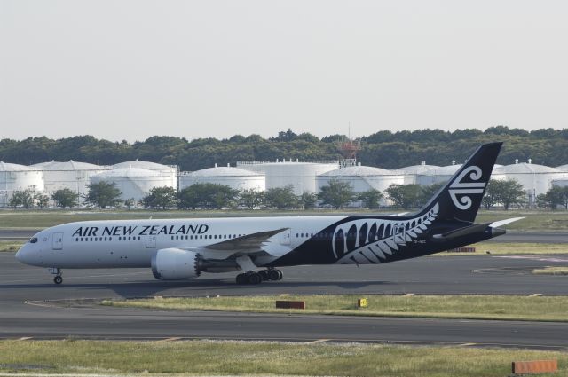 Boeing 787-9 Dreamliner (ZK-NZC) - Taxing at Narita Intl Airport on 2016/05/22