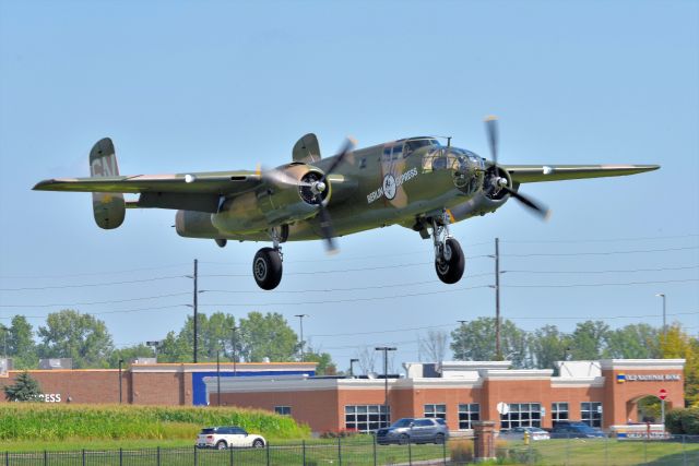 North American TB-25 Mitchell (N10V) - Landing runway 19 on 08-27-22