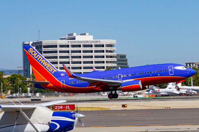 Boeing 737-700 (N420WN)