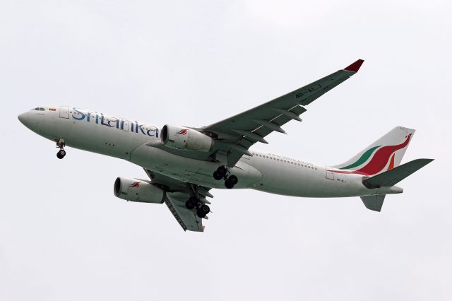 Airbus A330-200 (4R-ALJ)