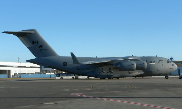 Boeing Globemaster III (17-7704)