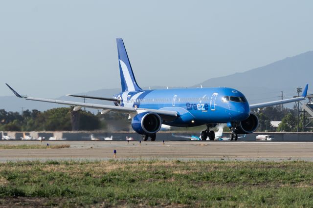 Airbus A220-300 (N203BZ)