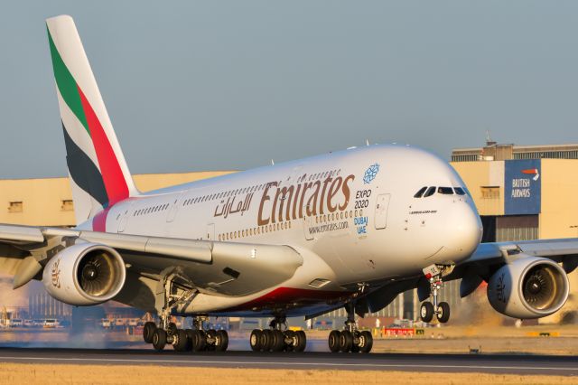 Airbus A380-800 (A6-EDE)