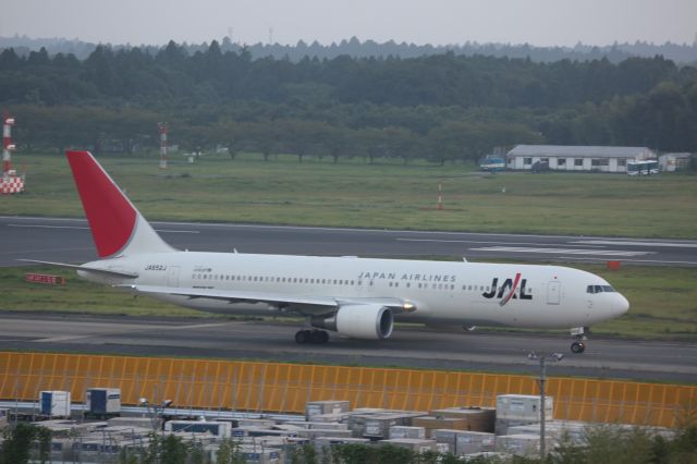 BOEING 767-300 (JA652J)