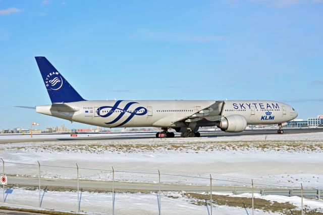 BOEING 777-300ER (PH-BVD)