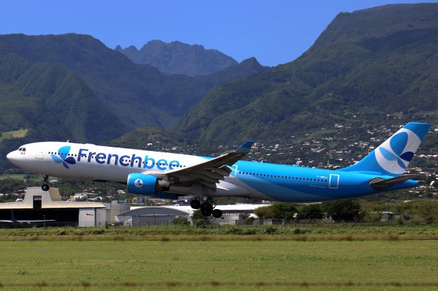 Airbus A330-300 (F-HPUJ) - My trip to Reunion. The plane that took us there. Flight from Paris-Orly.