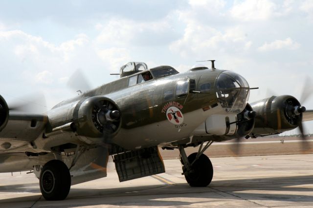 Boeing B-17 Flying Fortress (N900RW)