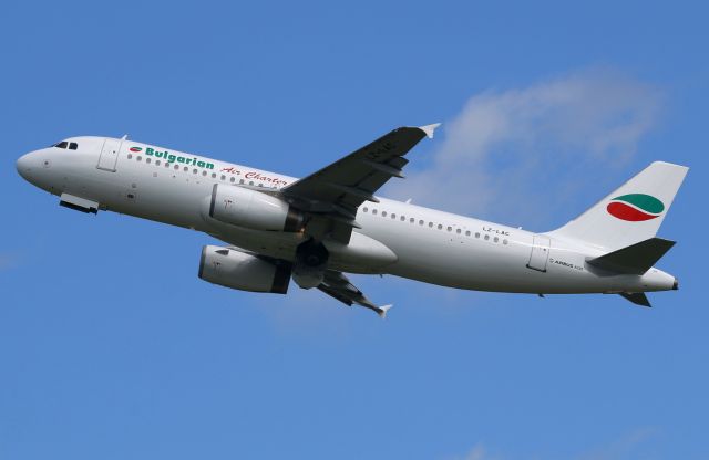 Airbus A320 (LZ-LAC)