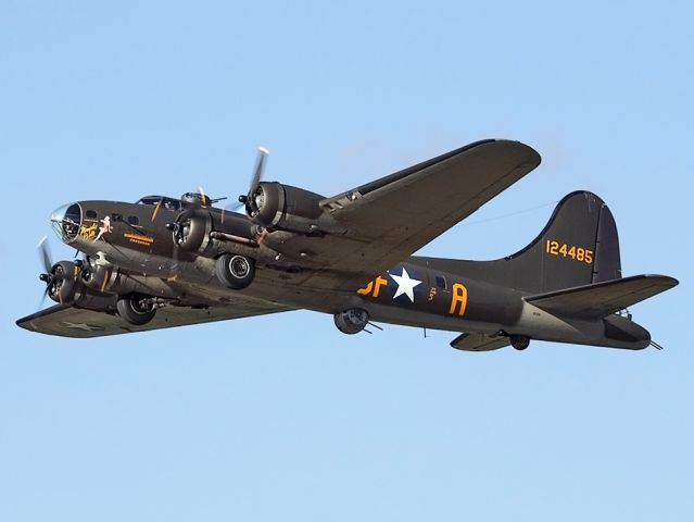 Boeing B-17 Flying Fortress (N3703G) - Leaving WW II Weekend in Reading and heading back to Geneseo