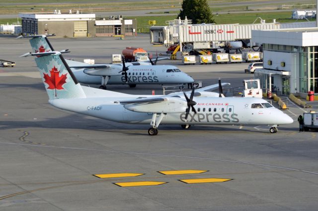 de Havilland Dash 8-300 (C-FADF)