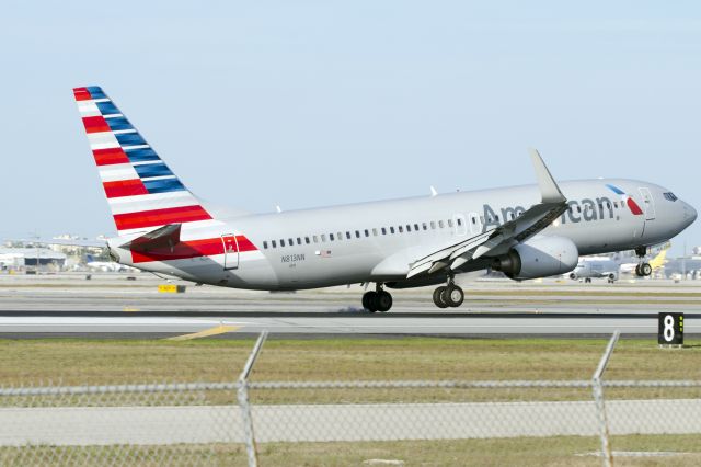 Boeing 737-800 (N813NN)