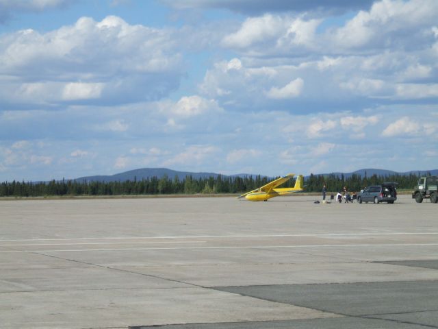Unknown/Generic Glider — - On the  Ramp Goose airport Lab.