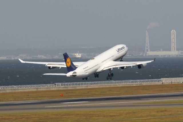 Airbus A340-300 (D-AIFE)