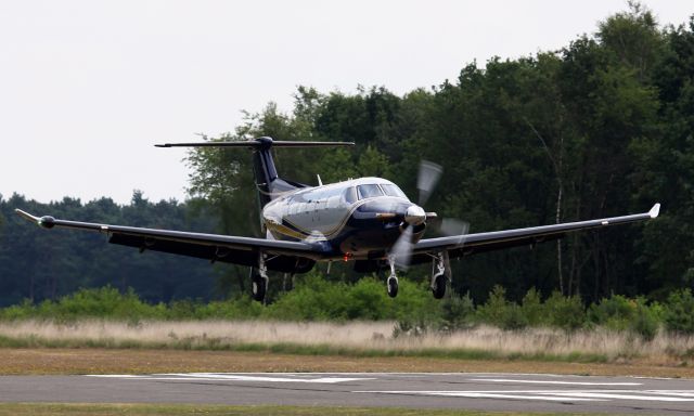 Pilatus PC-12 (OO-GEE)