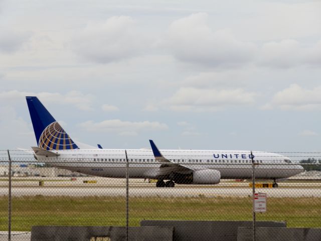 Boeing 737-800 (N26226)