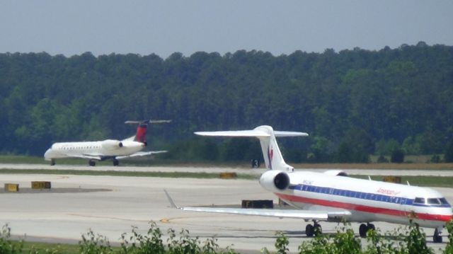 Canadair Regional Jet CRJ-700 (N503AE)