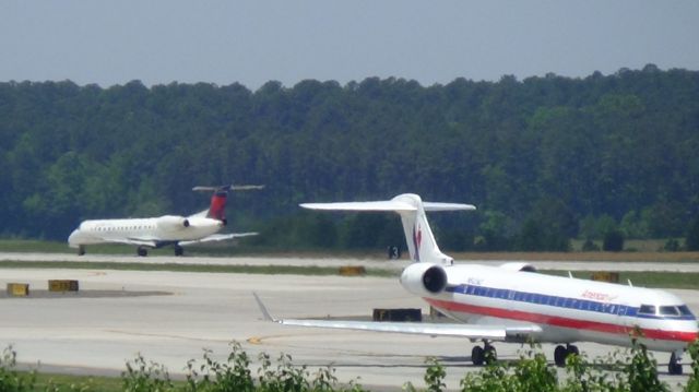 Canadair Regional Jet CRJ-700 (N503AE)