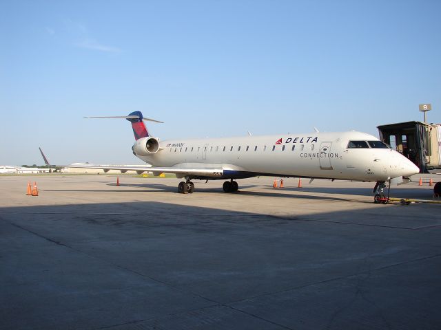 Canadair Regional Jet CRJ-700 (N600QX)