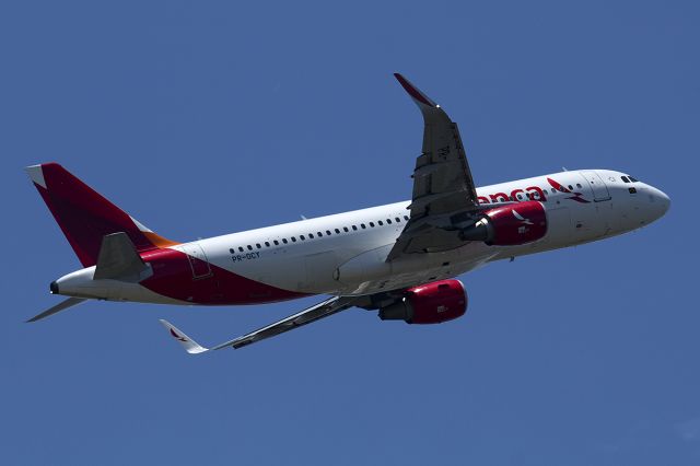 Airbus A320 (PR-OCY)