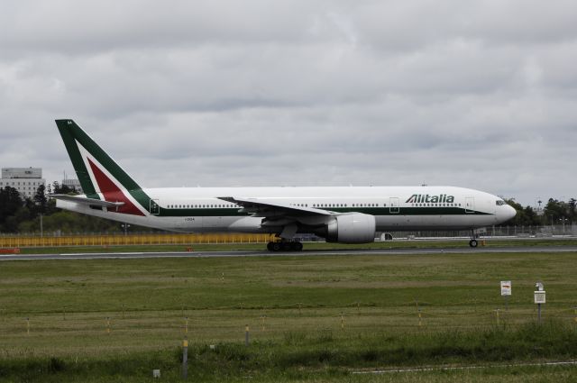 Boeing 777-200 (I-DISA) - Departure at NRT Airport R/W16R on 2012/04/30