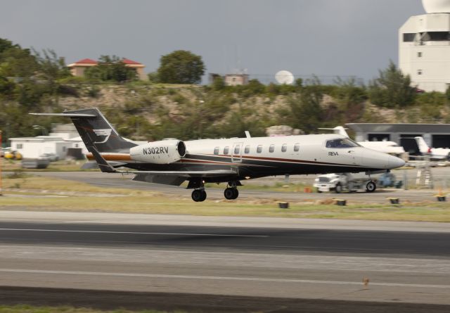 Learjet 45 (N302RV)