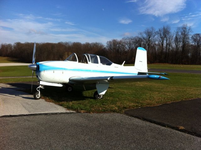 Beechcraft Mentor (N8056E)