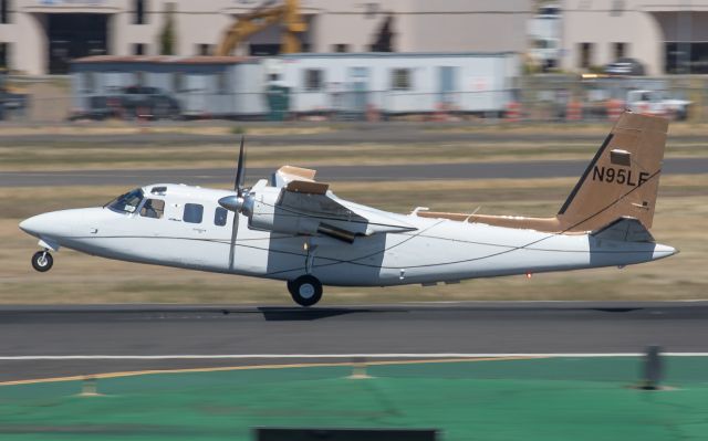 Rockwell Turbo Commander 690 (N95LF)