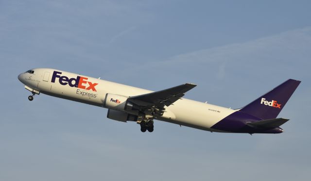 BOEING 767-300 (N145FE) - Departing LAX