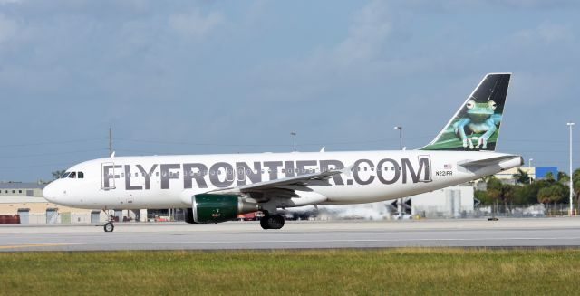 Airbus A320 (N221FR)