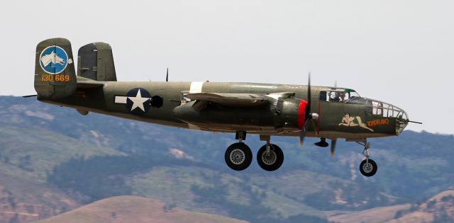 N3476G — - Collings Foundations "Tondelayo" (North American B-25 Mitchell, former 44-28932, now N3476G) on the final 1000 feet of its s/final to RTIAs runway 34R.