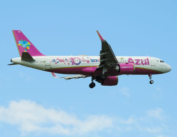 Airbus A320 (PR-YRS)