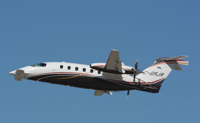 Piaggio P.180 Avanti (C-GRJR)