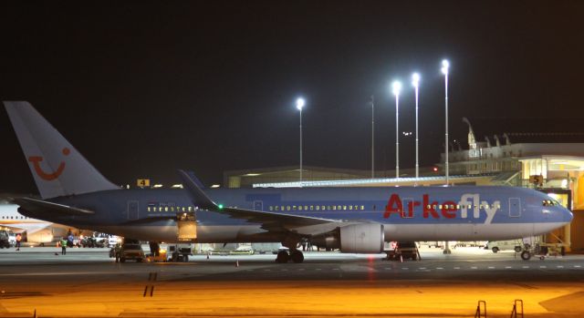 Boeing 737-800 (PH-OYI)