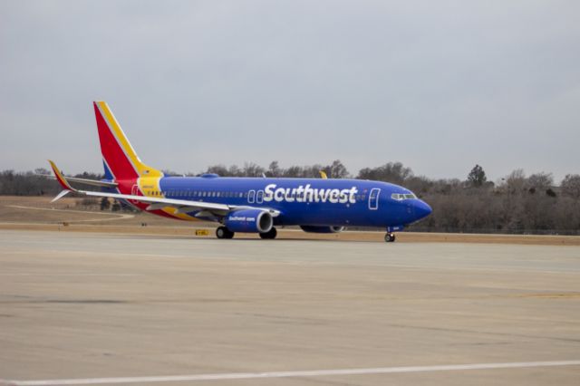 Boeing 737-800 (N8644C)