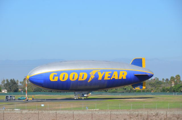 Unknown/Generic Airship (N4A) - Taken 5 Nov 2016