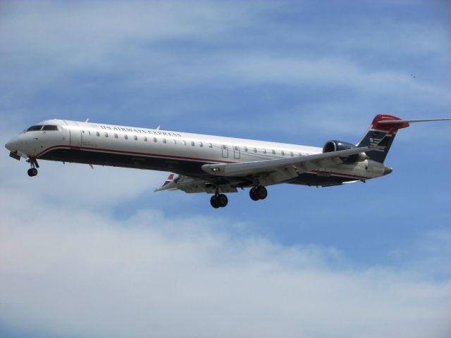 Canadair Regional Jet CRJ-900 (N932LR) - Landing on RWY 30