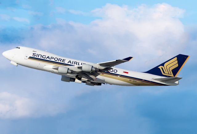 Boeing 747-200 (9V-SFO) - SINGAPORE AIRLINES - BOEING 747-421F (SCD)- REG 9V-SFO (CN 32900) - KINGSFORD SMITH INTERNATIONAL AIRPORT SYDNEY NSW. AUSTRALIA - YSSY 27/9/2017 