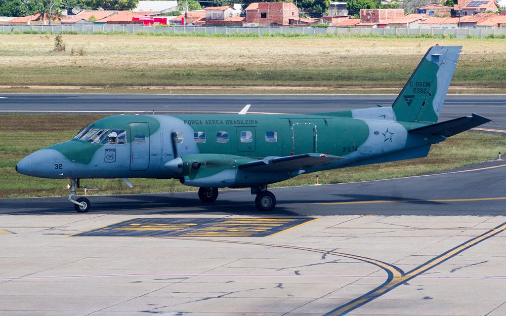 Embraer EMB-110 Bandeirante (FAB2332)