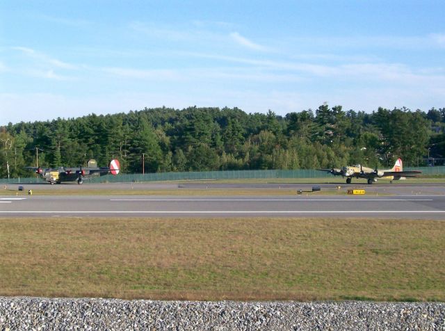 Consolidated B-24 Liberator (N224J) - B-24 and B-17 together at 24 end of MHT