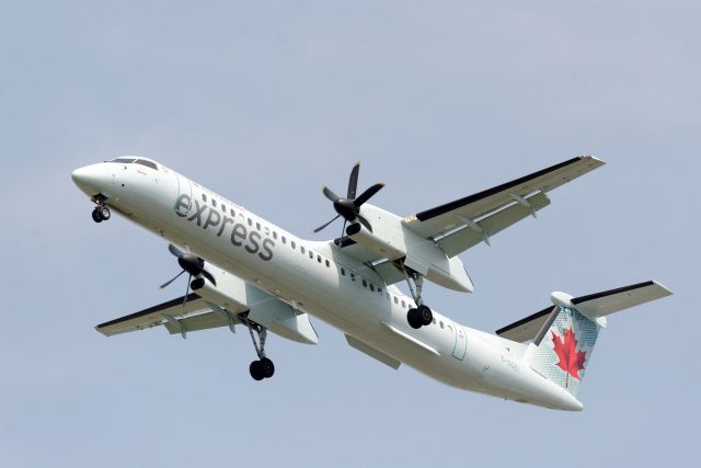 de Havilland Dash 8-400 (C-GGCI)