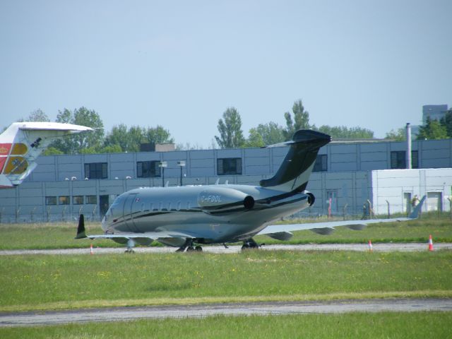 Bombardier Challenger 300 (C-FDOL) - C FDOL EINN 31/05/13