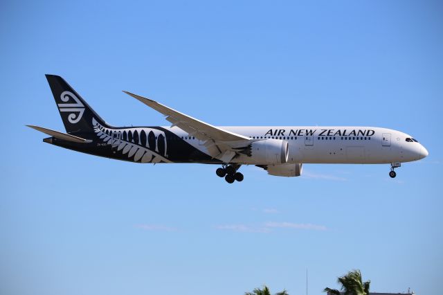 Boeing 787-9 Dreamliner (ZK-NZD)